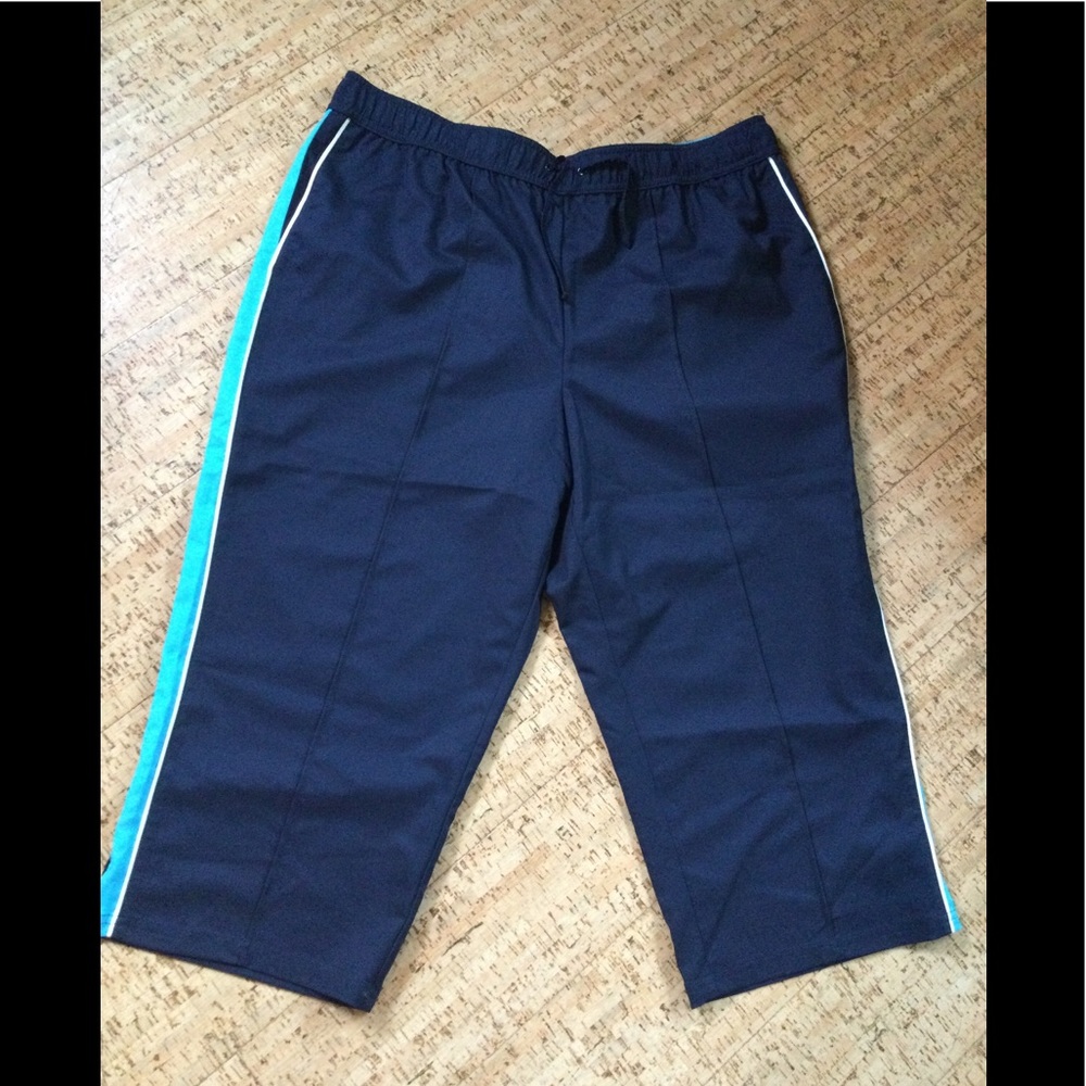 SJB Active Women’s Capri (size 1X)